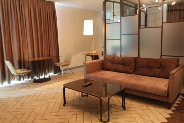 Londe Business Suites / Executive Suit
