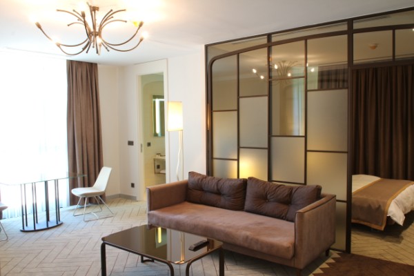 Londe Business Suites / Executive Suit