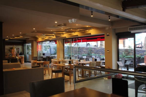 Londe Business Suites / Restaurant
