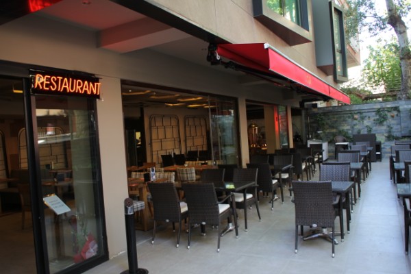 Londe Business Suites / Restaurant