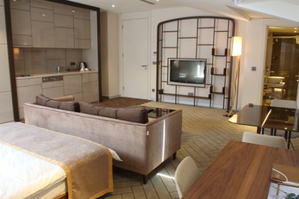 Londe Business Suites / Studio Suit