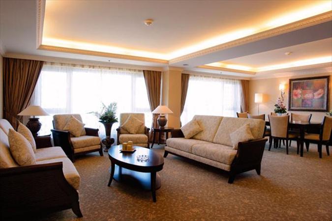 Merit Park Hotel & Casino  