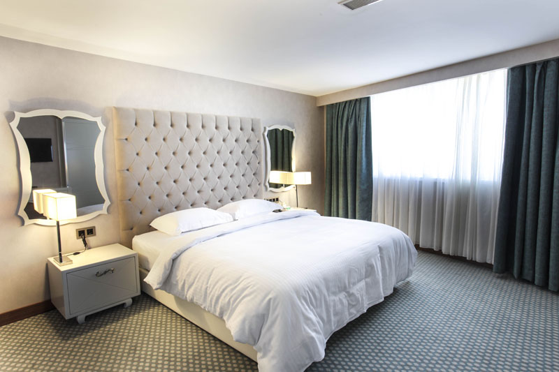 Nevali Hotel & Convention Center / Suit