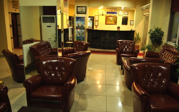 Paradise Hotel   