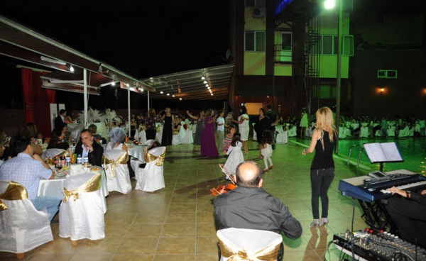 Paradise Hotel   