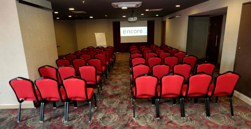 Ramada Encore By Wyndham İzmir / Hemera Salonu Tiyatro Düzeni