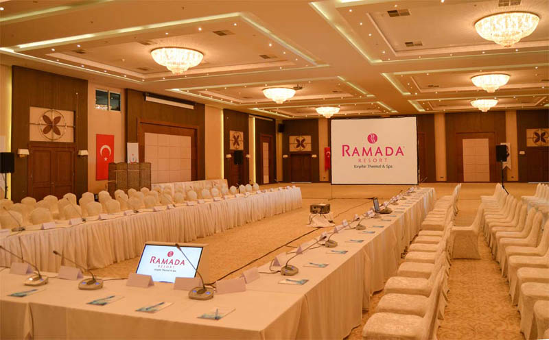 Big Thermal  Spa & Resort Hotel  / Neşat Ertaş Balo Salonu