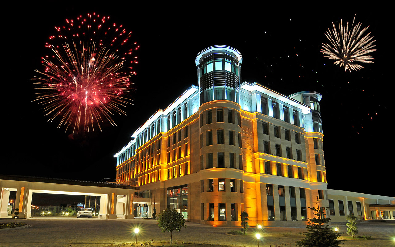 DoubleTree by Hilton Van   