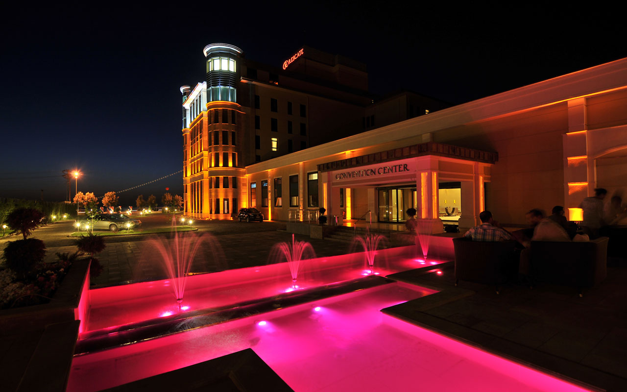 DoubleTree by Hilton Van   