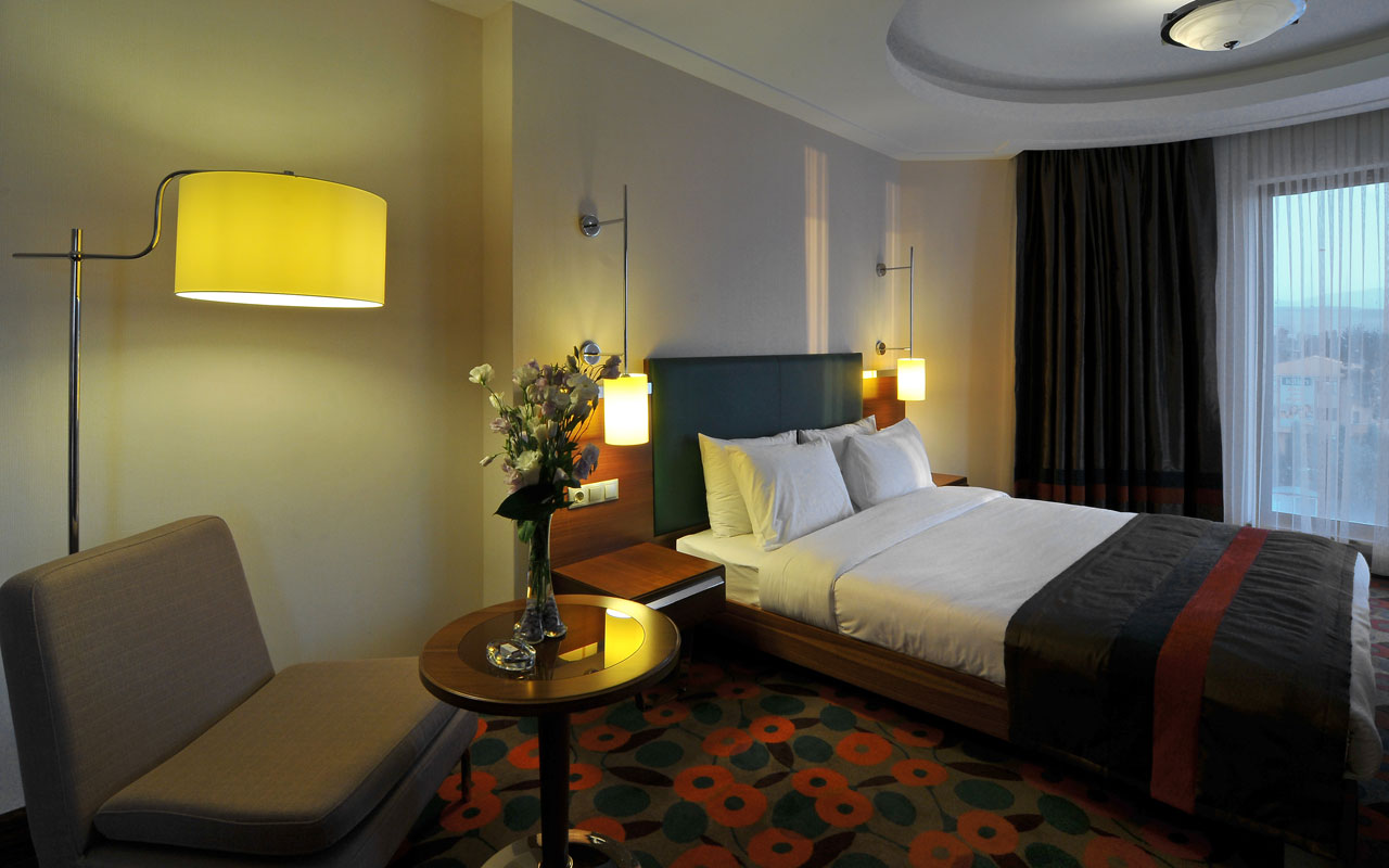 DoubleTree by Hilton Van   