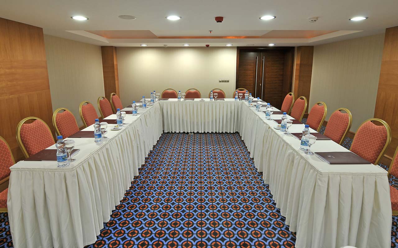DoubleTree by Hilton Van   