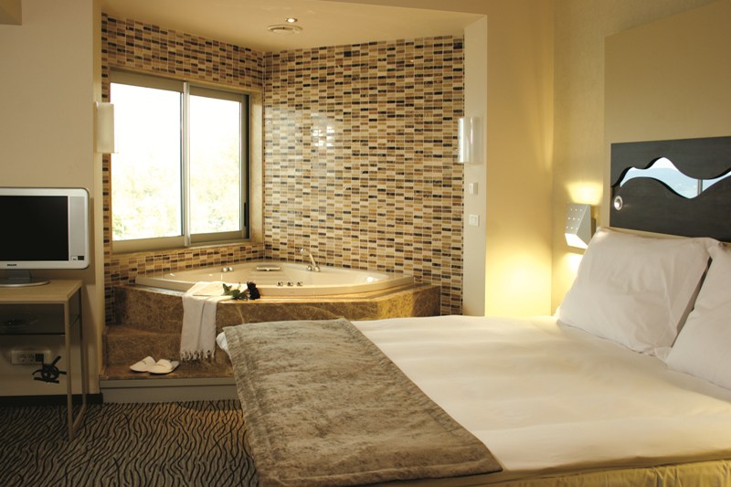 Richmond Nua Wellness Spa / Corner Suite
