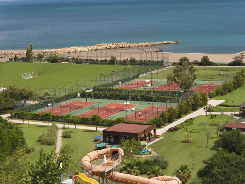 Rixos Hotel Lares  