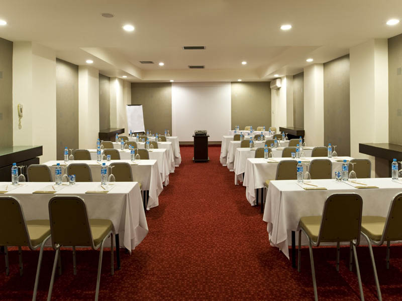 Rixos Hotel Lares  