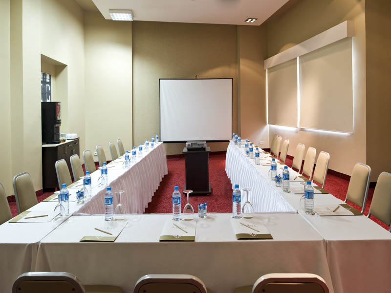 Rixos Hotel Lares  