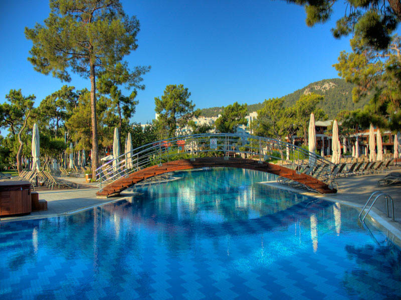 Rixos Hotel Sungate  