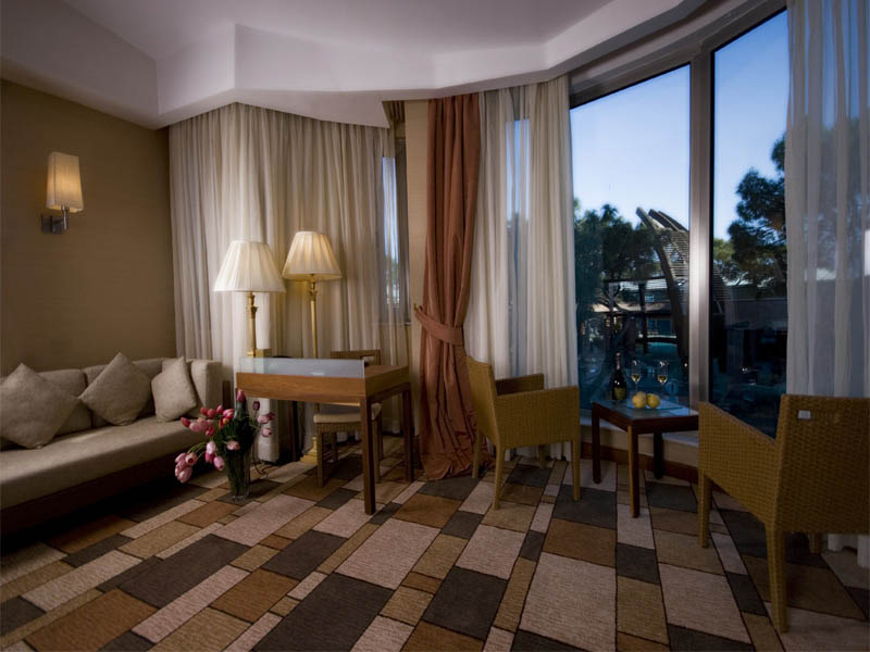Rixos Hotel Sungate  
