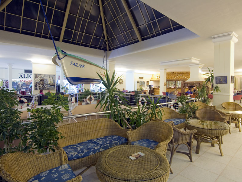 Sailor's Beach Club  