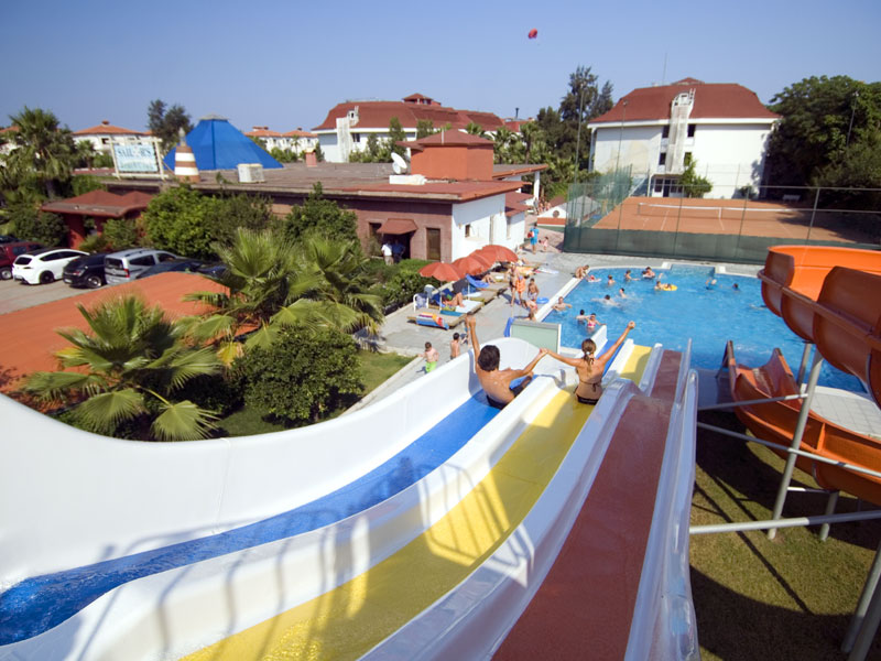 Sailor's Beach Club  