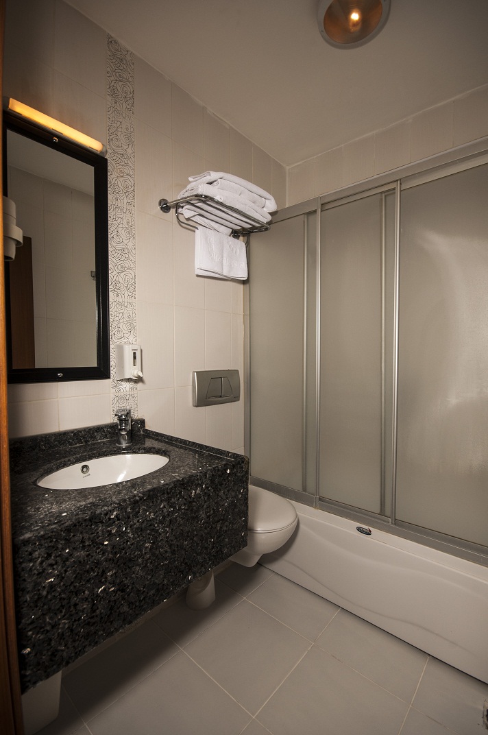 Saros Hotel  