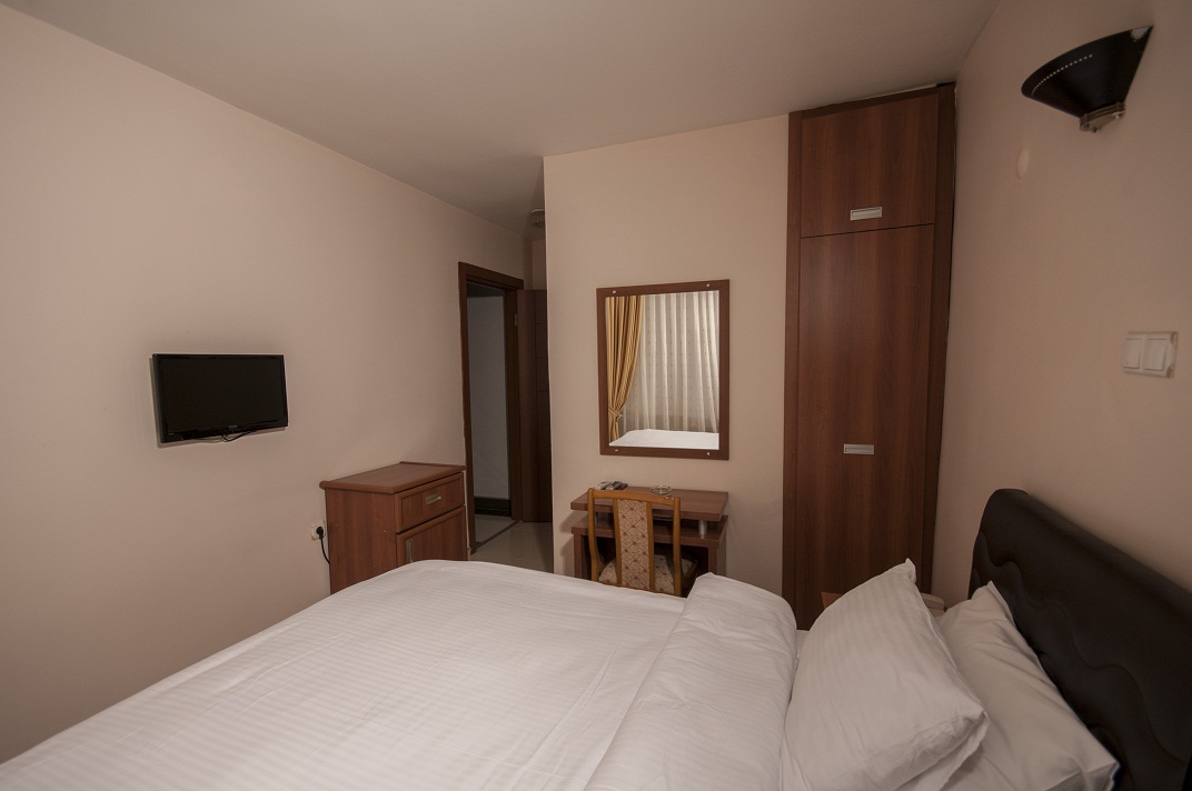 Saros Hotel  