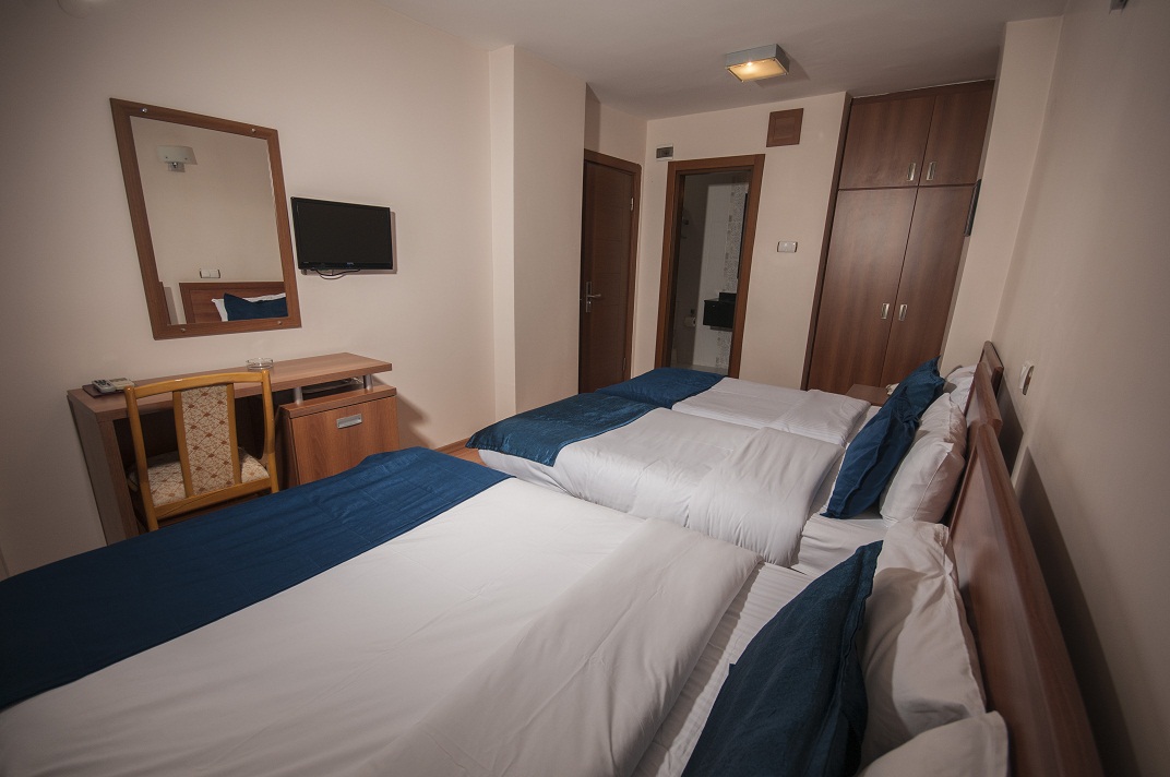 Saros Hotel  