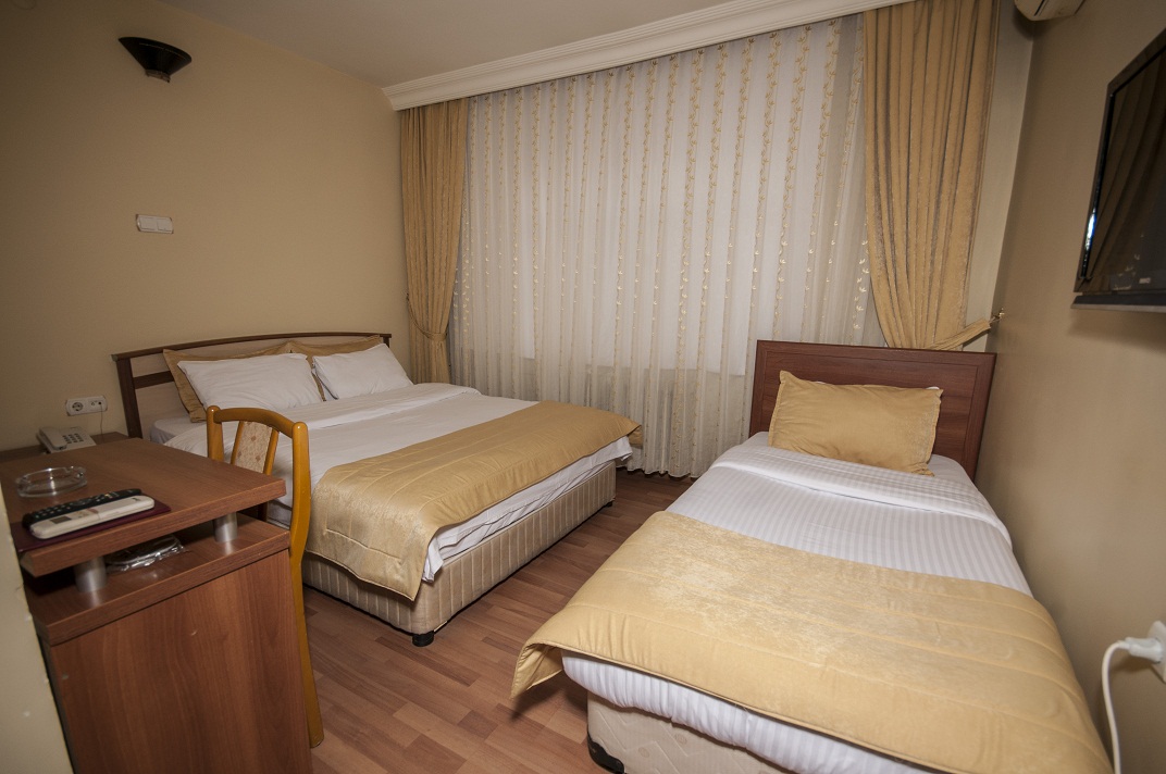 Saros Hotel  