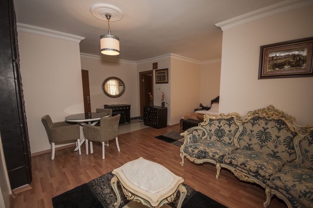 Saros Hotel  