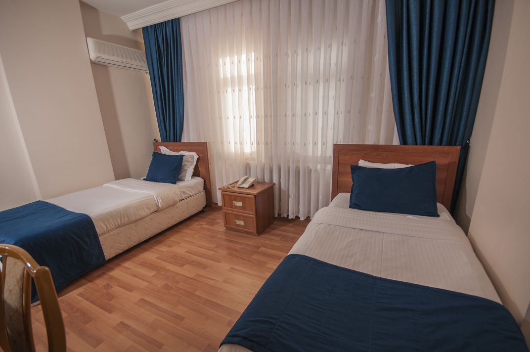 Saros Hotel  