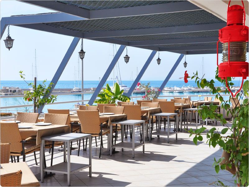 Sentido Marina Suites  