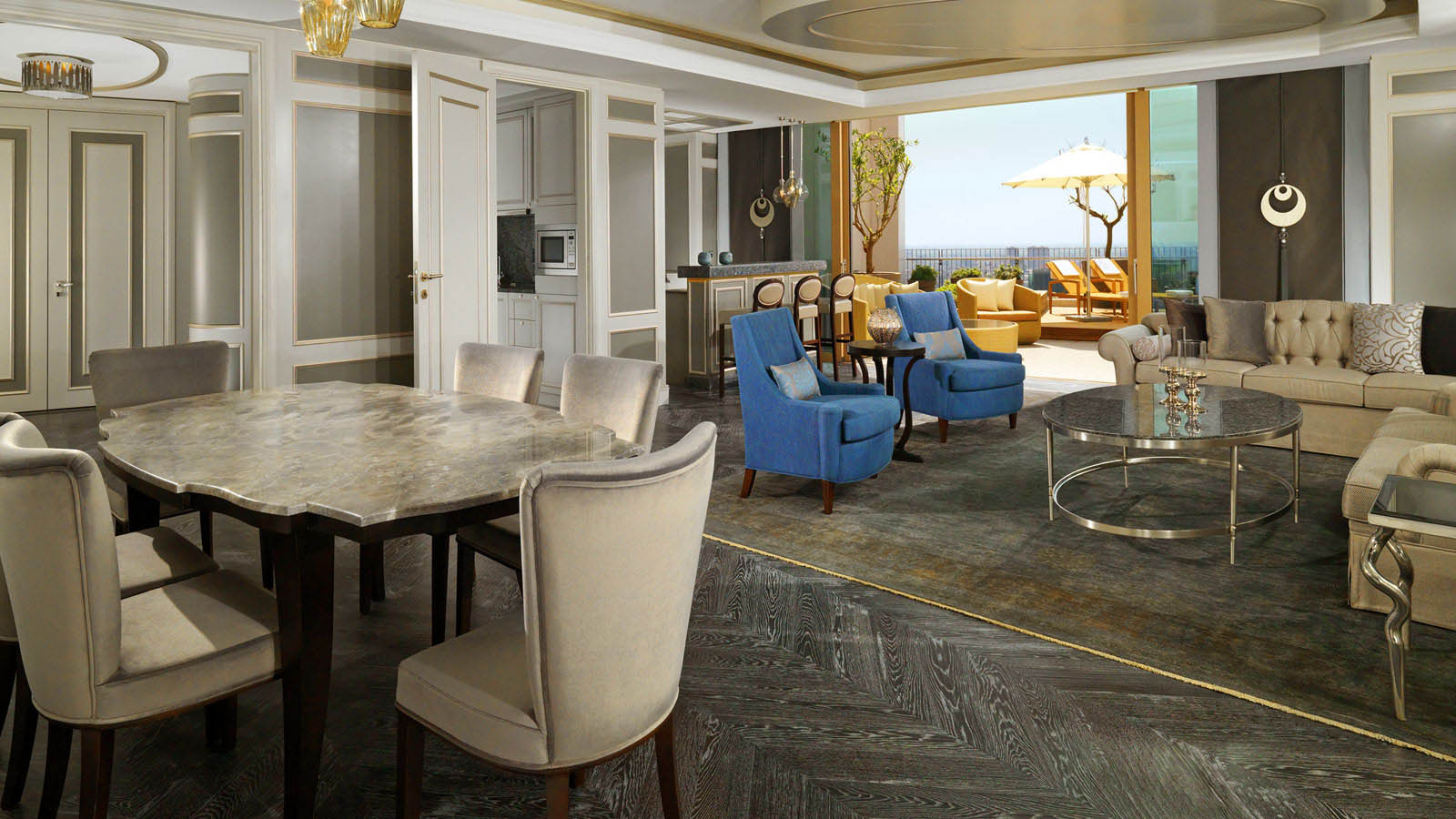 Sheraton Grand Adana  Hotel / Balayı Suiti Oturma Salonu