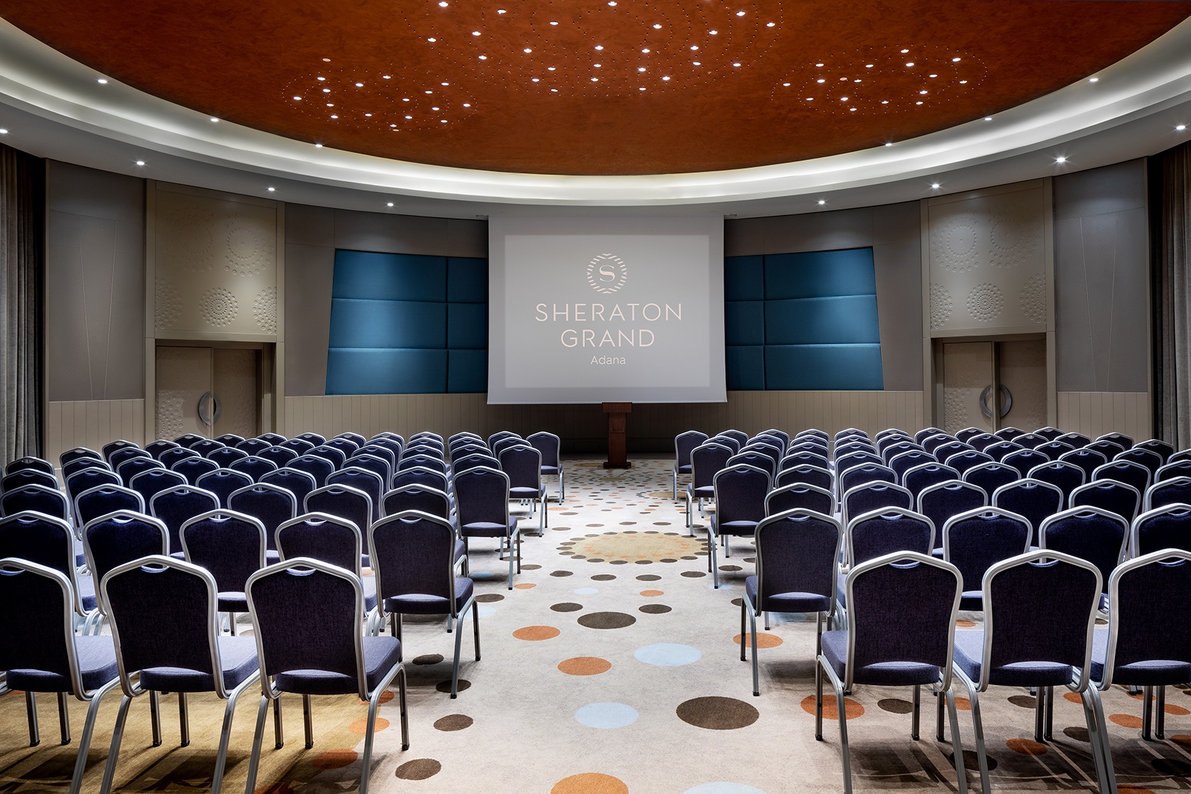 Sheraton Grand Adana  Hotel / Round 