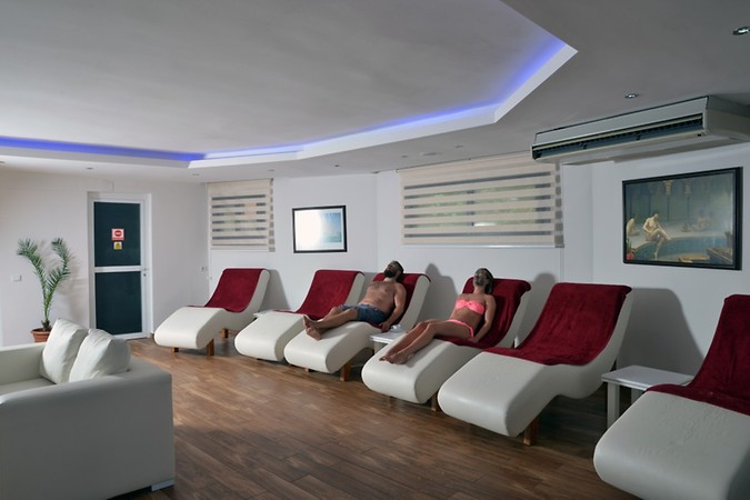Suncity Hotel & Beach Club  