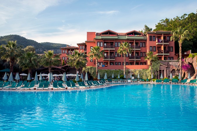 Suncity Hotel & Beach Club  