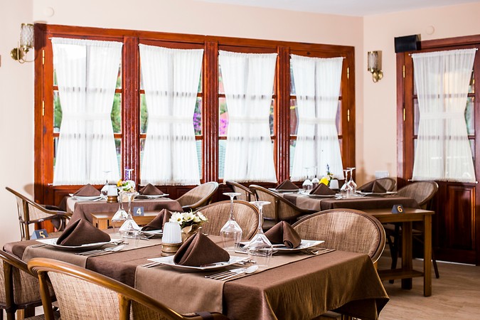 Suncity Hotel & Beach Club  