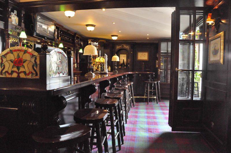 Tamara Business Hotel / The Norht Shield Bar