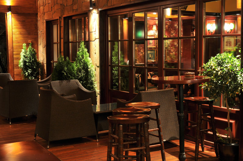 Tamara Business Hotel / The Norht Shield Bar,