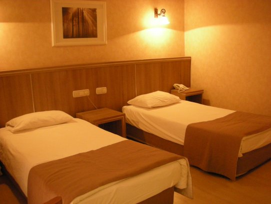 Üstün Otel Alsancak  