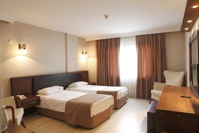 Üstün Otel Alsancak  